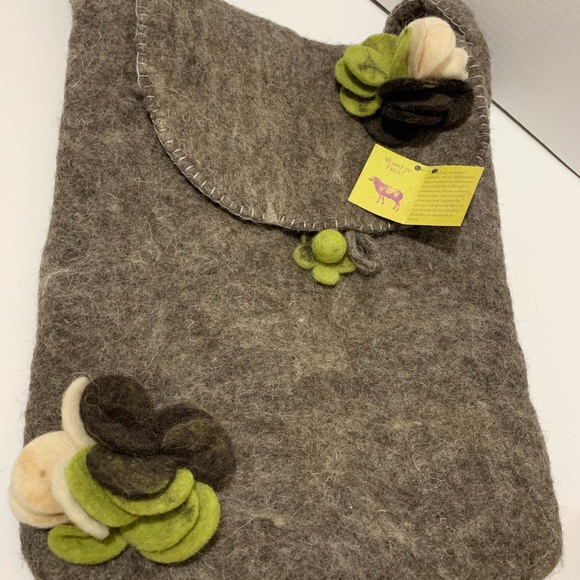 Wool Purse - Picture 8 of 9